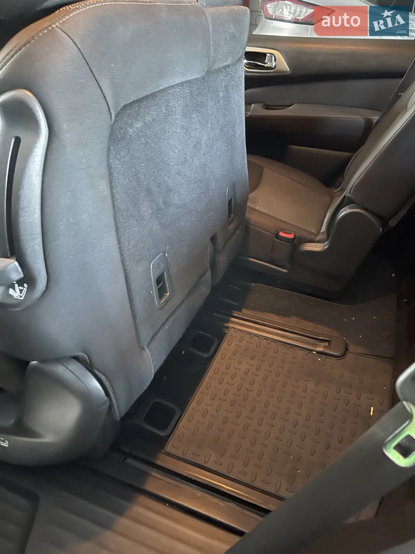 2016 Nissan Pathfinder - мініатюра 17
