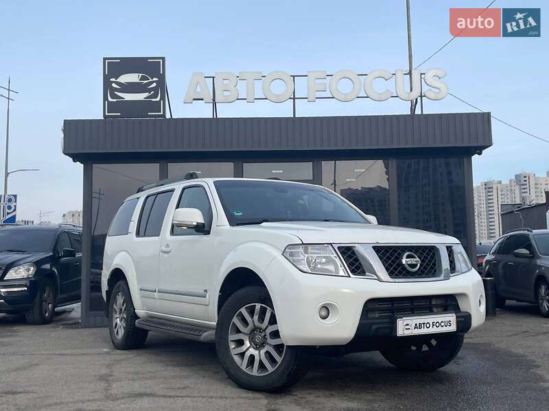 Nissan Pathfinder 2011