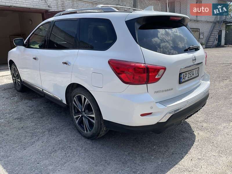 Внедорожник / Кроссовер Nissan Pathfinder 2019 в Запорожье