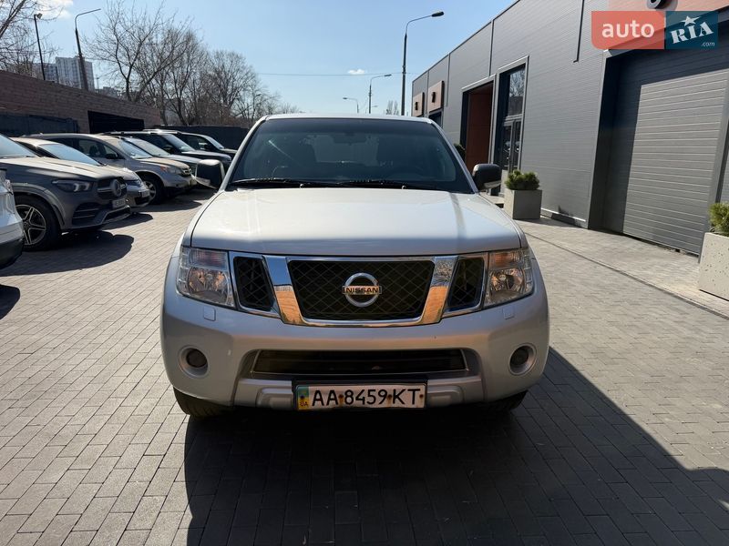 Nissan Pathfinder 2011