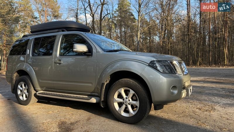 Внедорожник / Кроссовер Nissan Pathfinder 2011 в Киеве