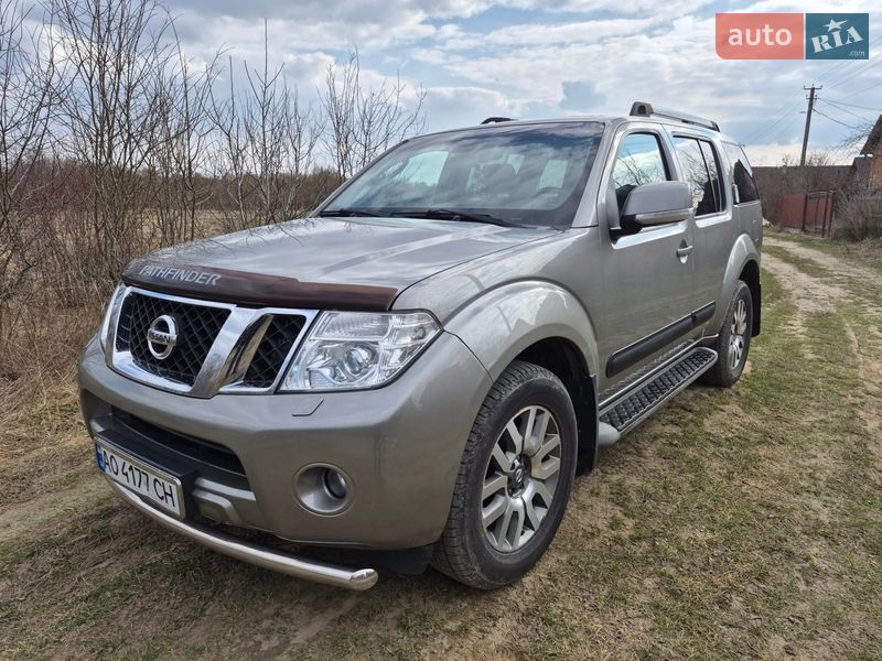 Nissan Pathfinder 2011