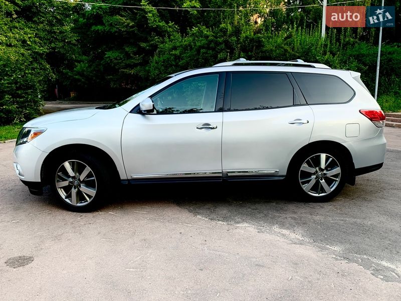 Позашляховик / Кросовер Nissan Pathfinder 2014 в Житомирі