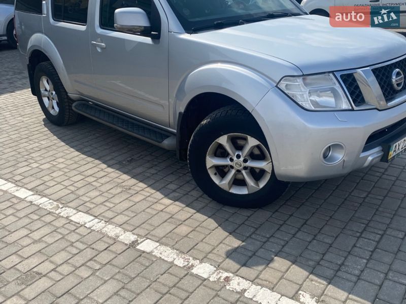 Позашляховик / Кросовер Nissan Pathfinder 2012 в Харкові