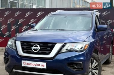 Внедорожник / Кроссовер Nissan Pathfinder 2017 в Сумах