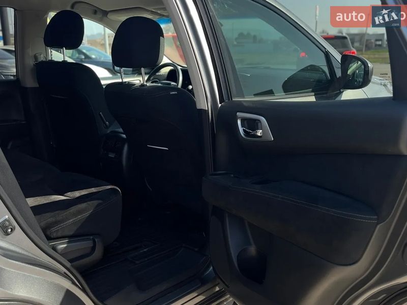 Внедорожник / Кроссовер Nissan Pathfinder 2016 в Ужгороде