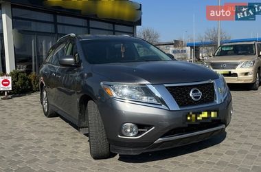 Внедорожник / Кроссовер Nissan Pathfinder 2016 в Ужгороде
