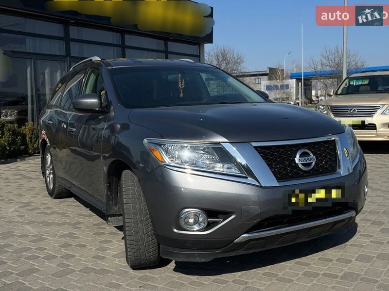 Внедорожник / Кроссовер Nissan Pathfinder 2016 в Ужгороде