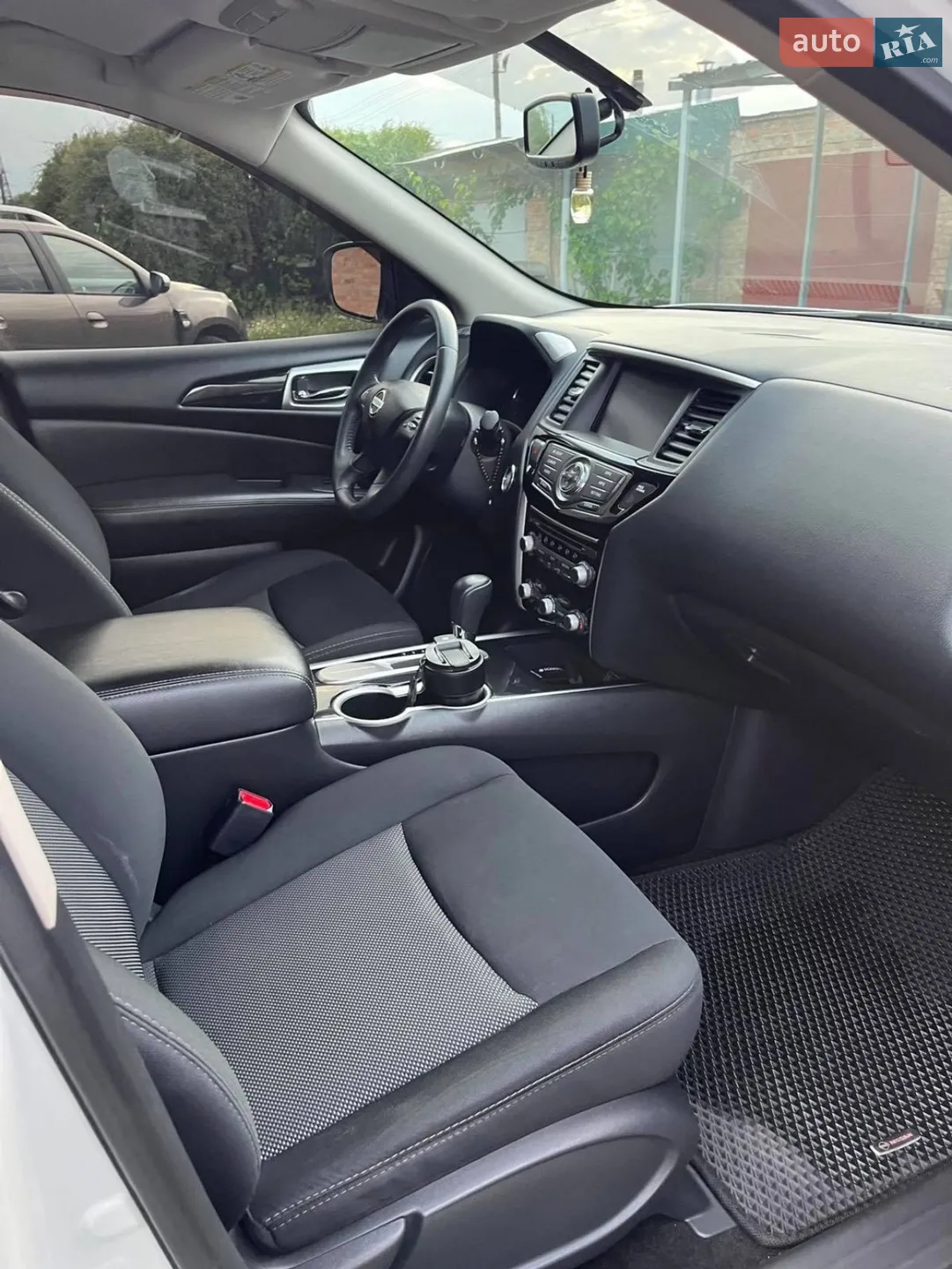 2017 Nissan Pathfinder - мініатюра 10