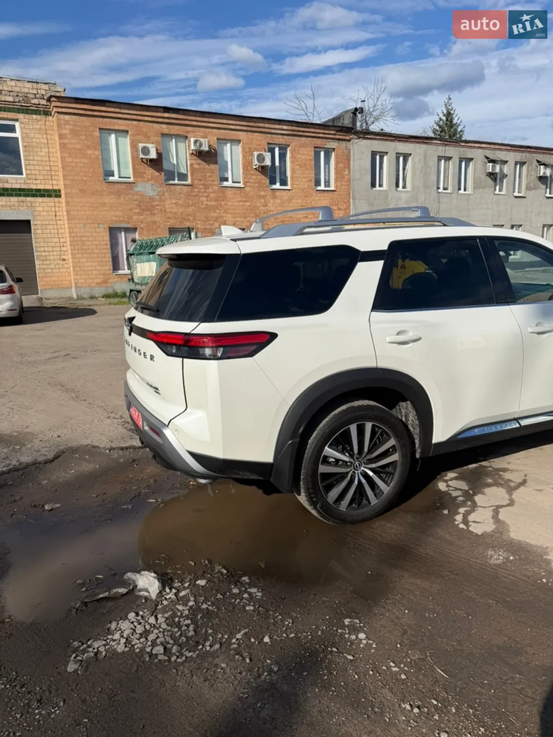 2023 Nissan Pathfinder - мініатюра 15