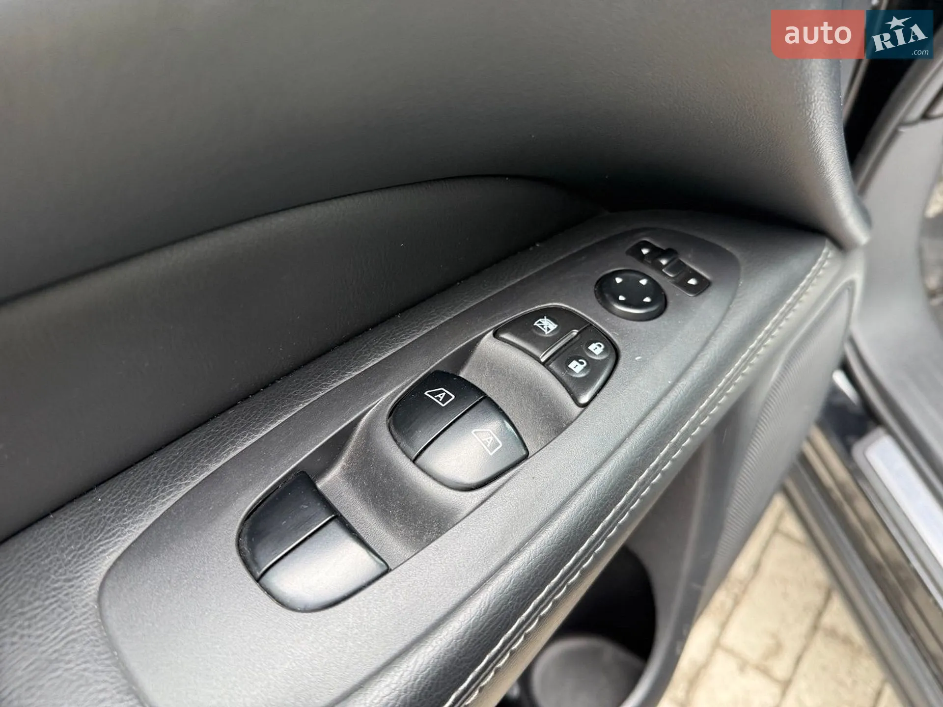 2013 Nissan Pathfinder - мініатюра 32