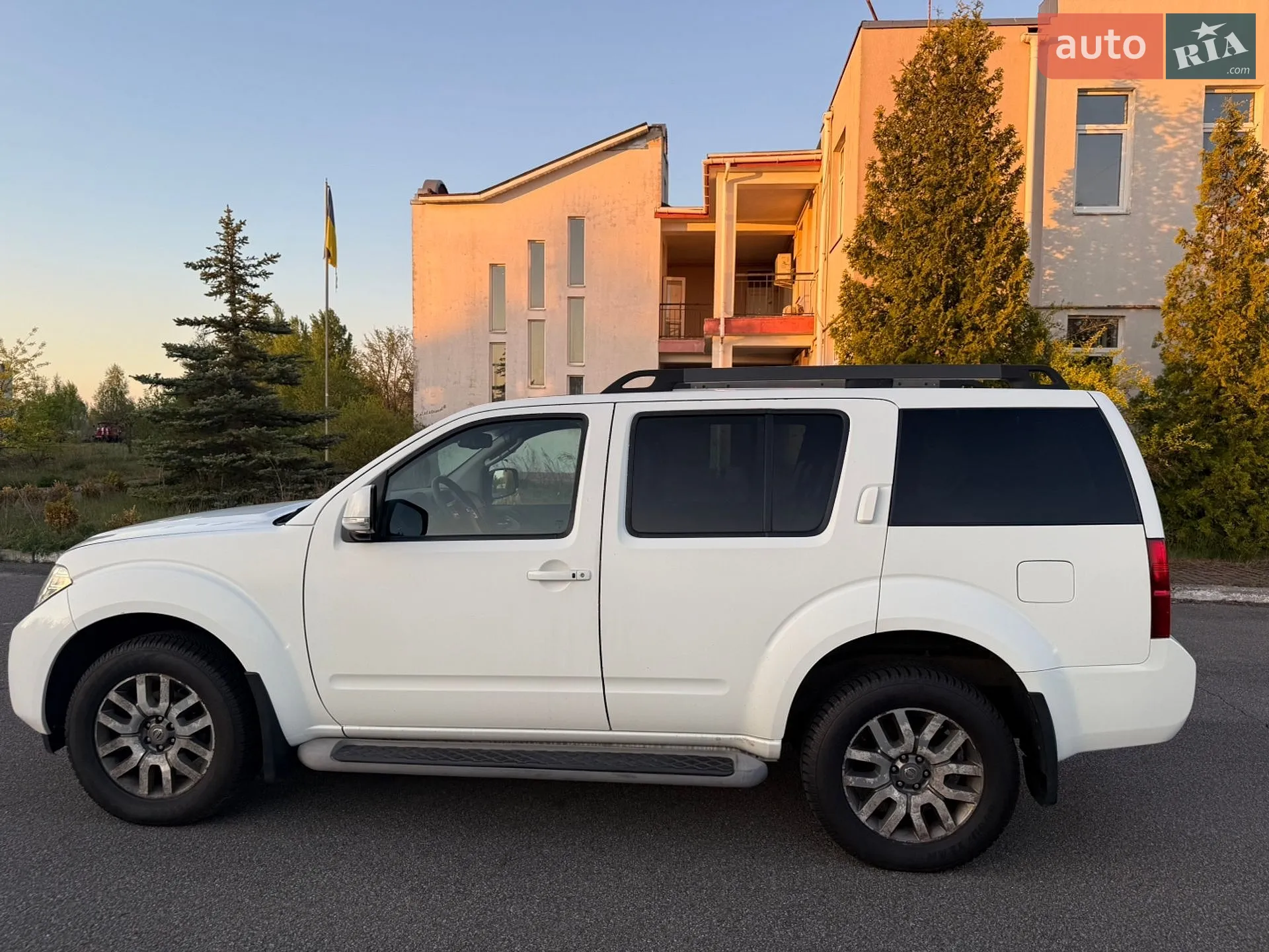 2011 Nissan Pathfinder - мініатюра 4
