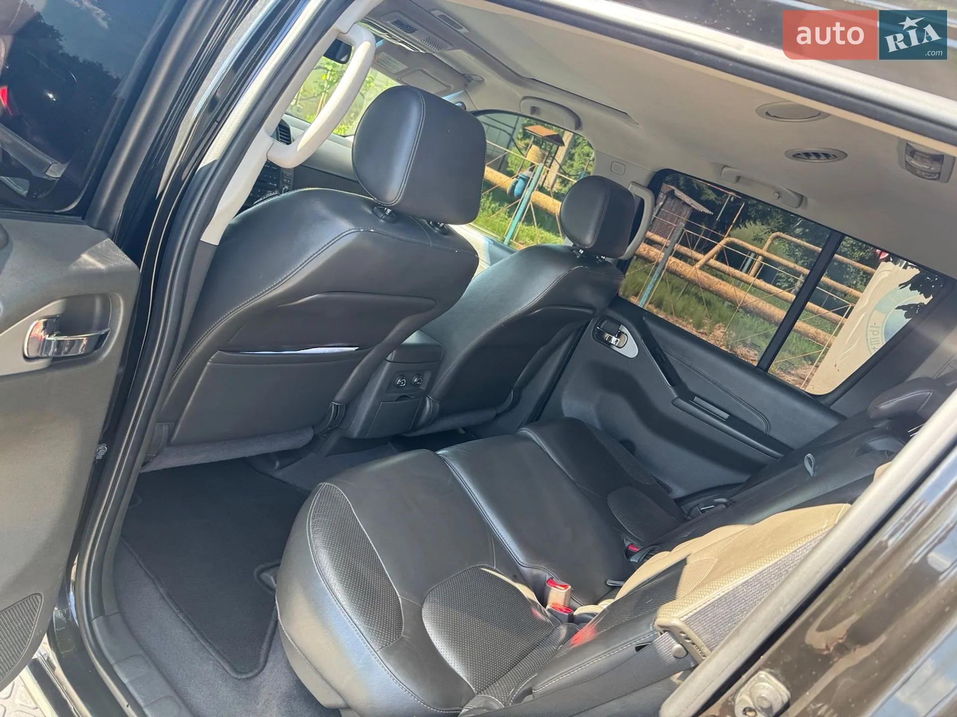 2010 Nissan Pathfinder - мініатюра 8