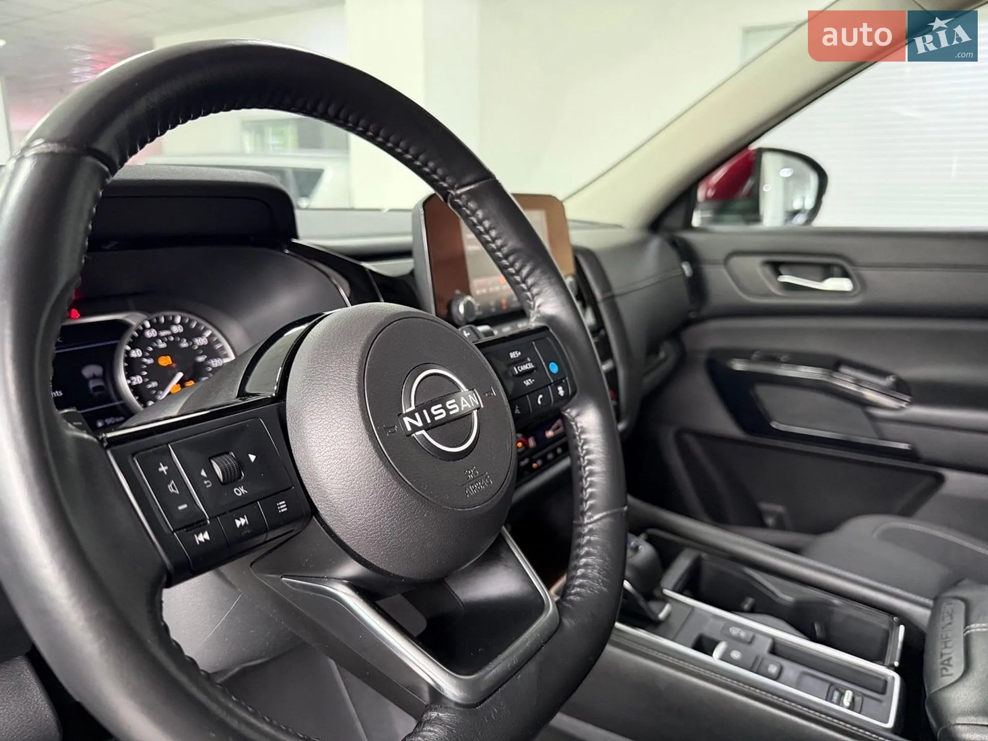 2022 Nissan Pathfinder - мініатюра 9