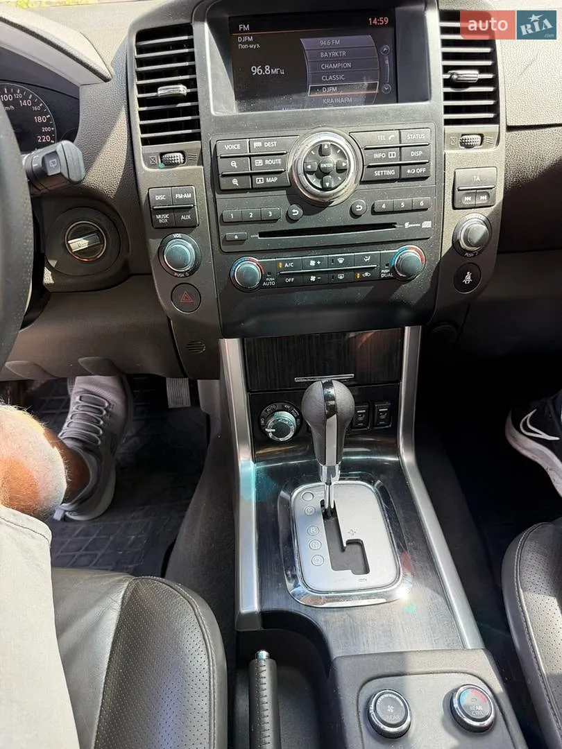 2011 Nissan Pathfinder - мініатюра 17