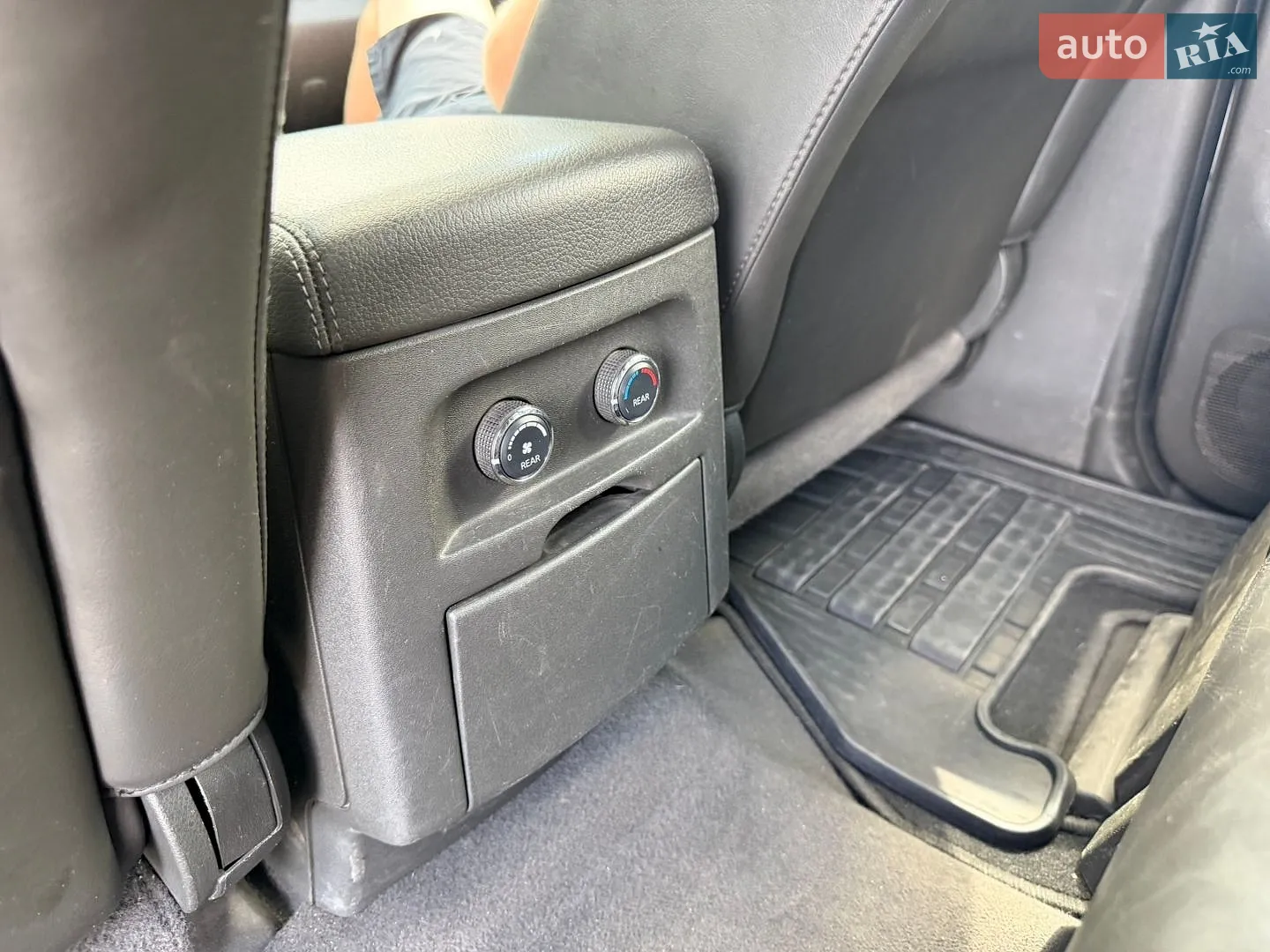 2011 Nissan Pathfinder - мініатюра 25