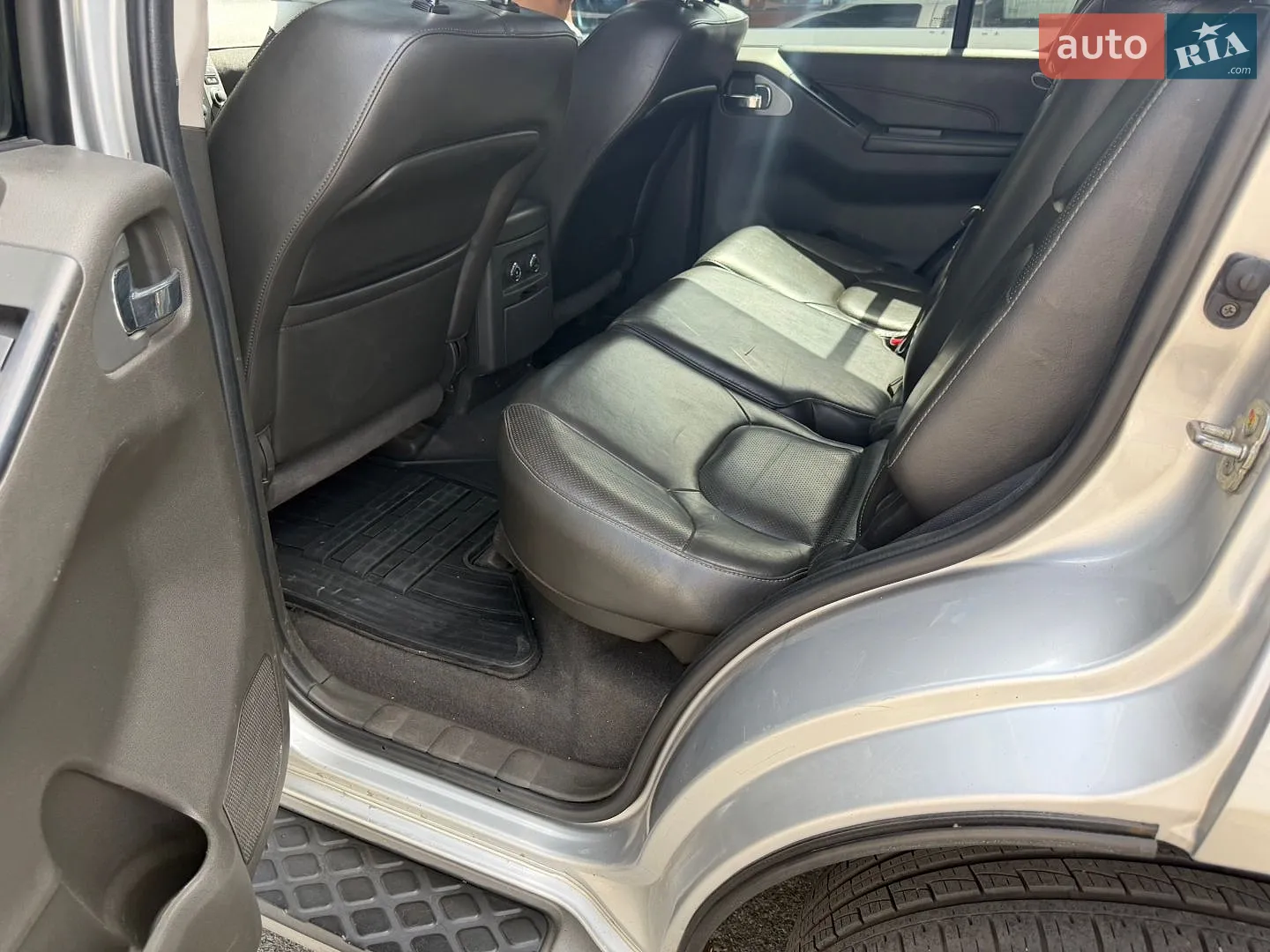 2011 Nissan Pathfinder - мініатюра 24