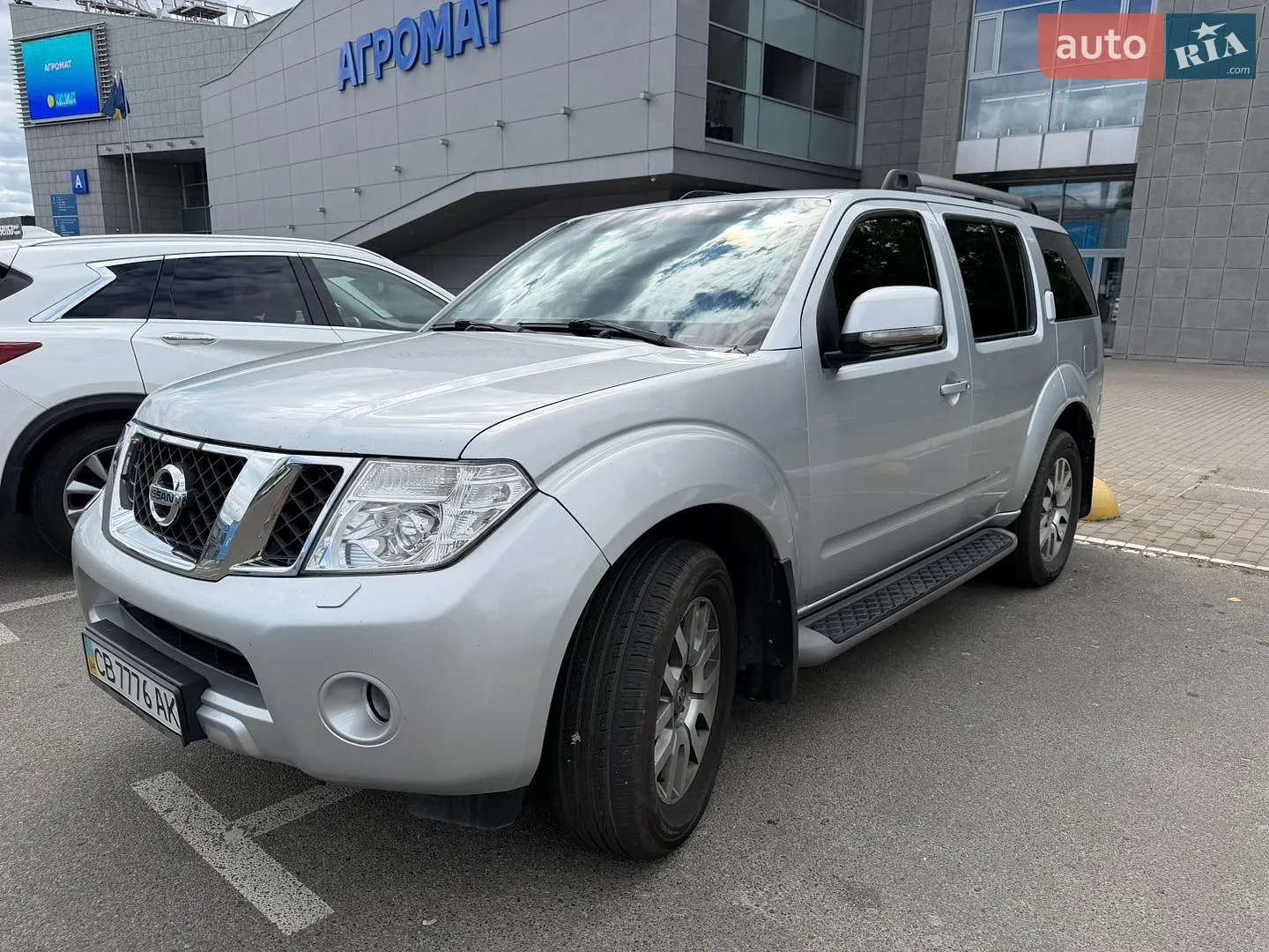 2011 Nissan Pathfinder - фото 1