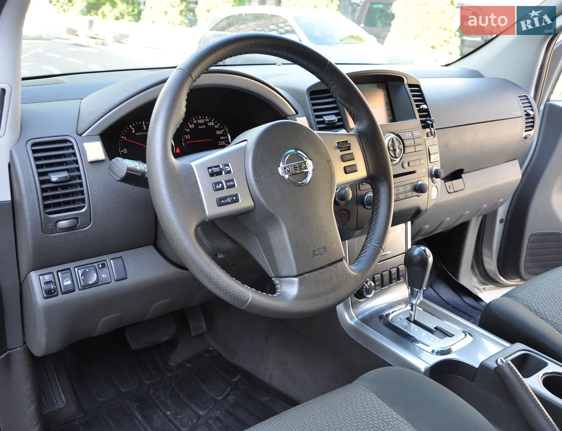 2011 Nissan Pathfinder - мініатюра 28