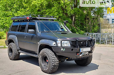 Внедорожник / Кроссовер Nissan Patrol 2005 в Днепре