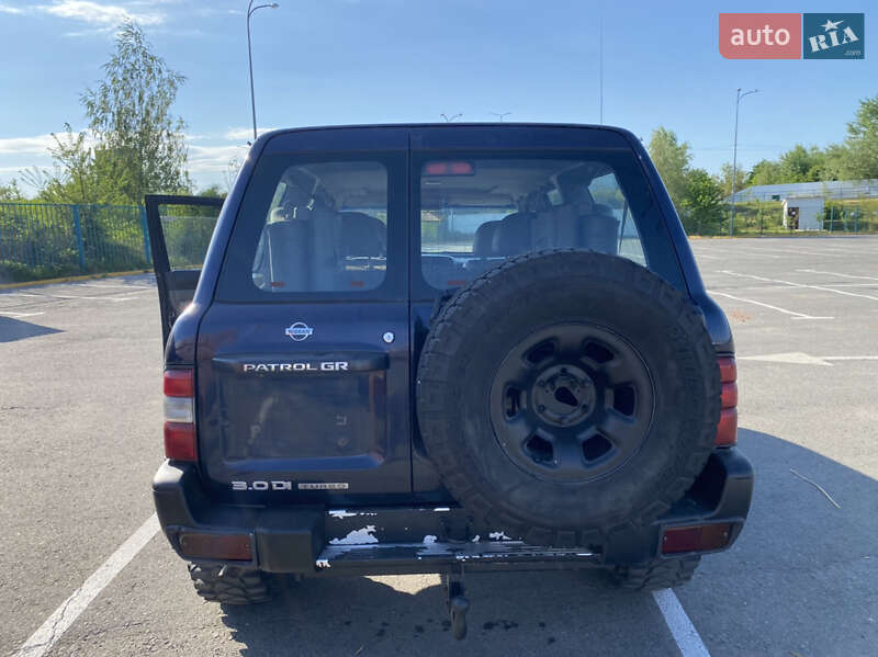 Внедорожник / Кроссовер Nissan Patrol 2002 в Ужгороде