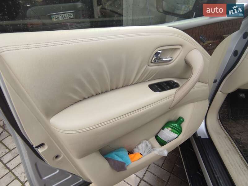 Внедорожник / Кроссовер Nissan Patrol 2011 в Кривом Роге