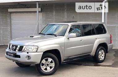 Позашляховик / Кросовер Nissan Patrol 2004 в 