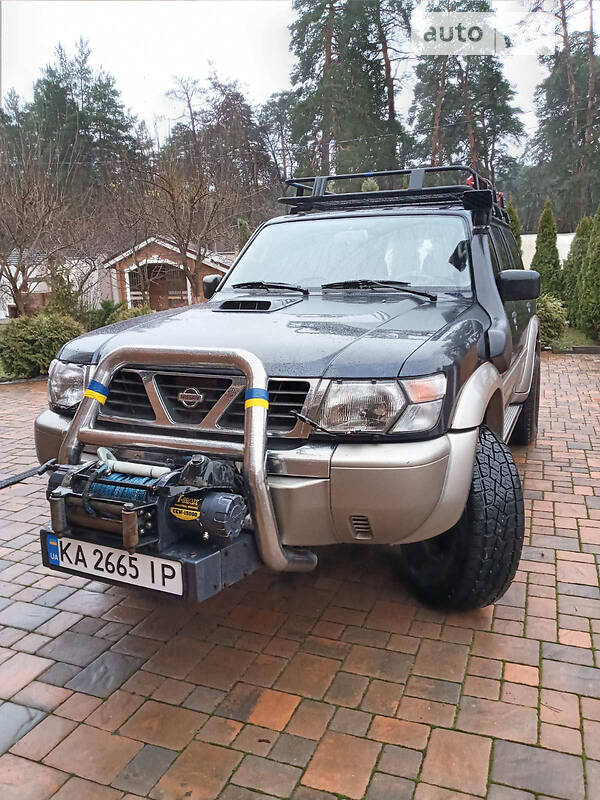 Внедорожник / Кроссовер Nissan Patrol 2000 в Киеве