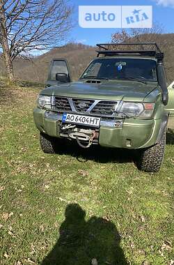 Позашляховик / Кросовер Nissan Patrol 2000 в Тячеві