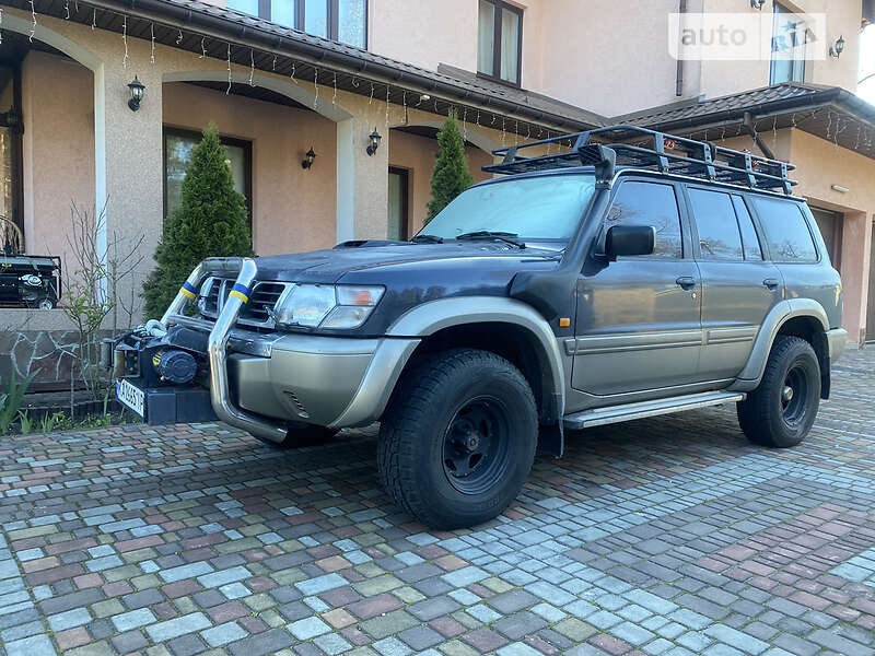Внедорожник / Кроссовер Nissan Patrol 2000 в Киеве