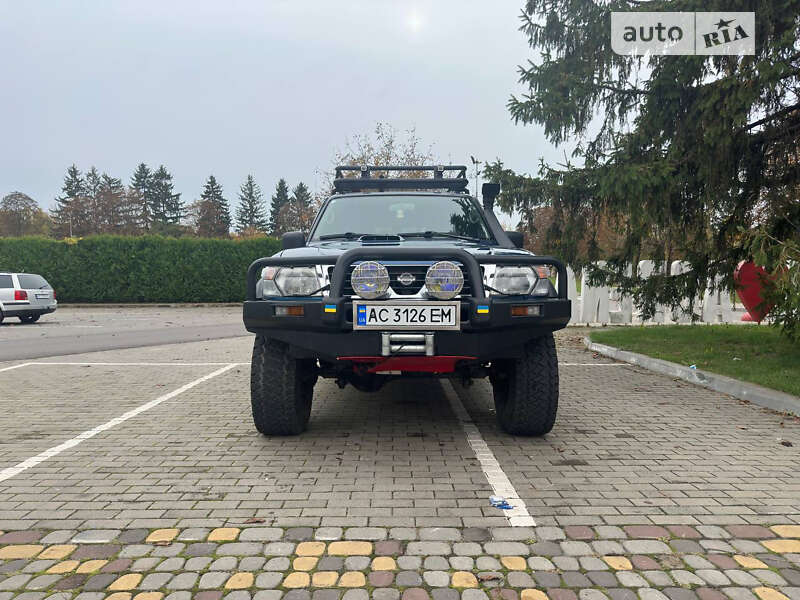 Позашляховик / Кросовер Nissan Patrol 2001 в Луцьку