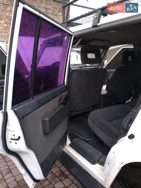 Позашляховик / Кросовер Nissan Patrol 1990 в Івано-Франківську