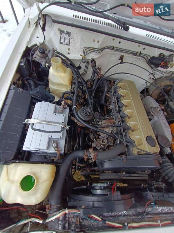 Позашляховик / Кросовер Nissan Patrol 1990 в Івано-Франківську