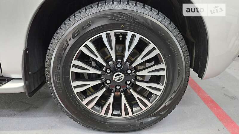 Позашляховик / Кросовер Nissan Patrol 2011 в Снятині