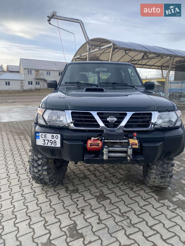 Внедорожник / Кроссовер Nissan Patrol 2000 в Сторожинце