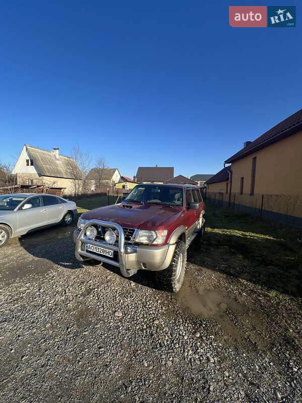 Позашляховик / Кросовер Nissan Patrol 2001 в Тячеві