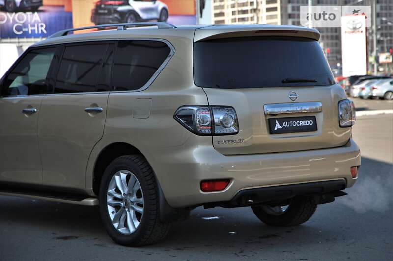 Внедорожник / Кроссовер Nissan Patrol 2011 в Харькове