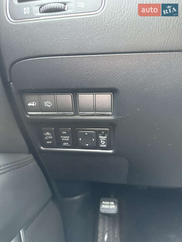 Внедорожник / Кроссовер Nissan Patrol 2011 в Киеве