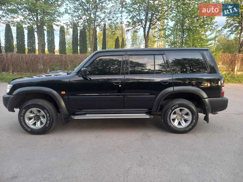 Внедорожник / Кроссовер Nissan Patrol 2001 в Луцке
