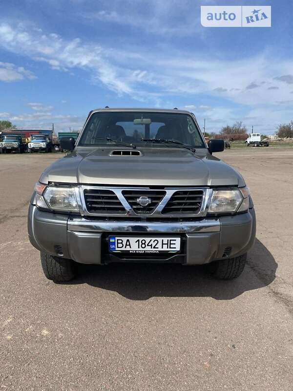 Внедорожник / Кроссовер Nissan Patrol 2000 в Кропивницком