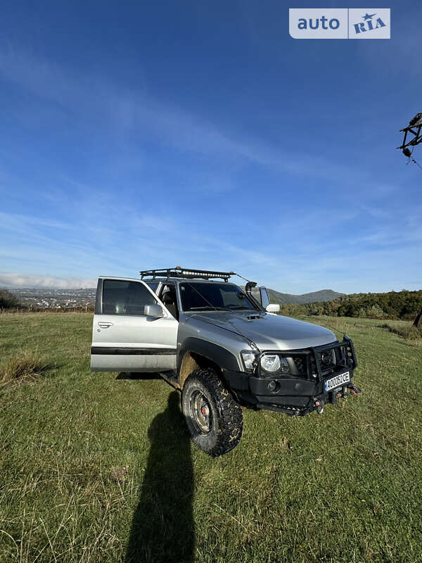 Внедорожник / Кроссовер Nissan Patrol 2005 в Тячеве