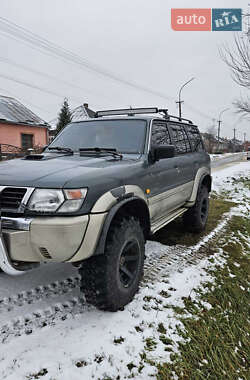 Внедорожник / Кроссовер Nissan Patrol 2001 в 