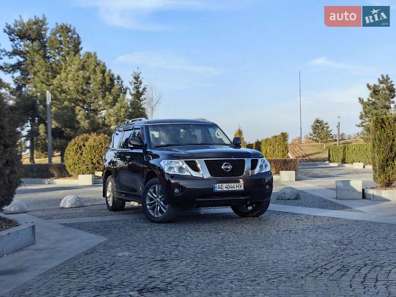 Внедорожник / Кроссовер Nissan Patrol 2011 в Днепре