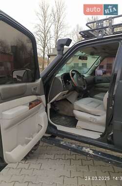 Внедорожник / Кроссовер Nissan Patrol 2004 в 