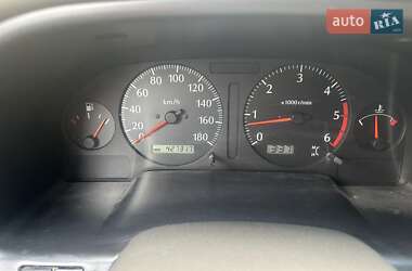 Внедорожник / Кроссовер Nissan Patrol 1998 в 