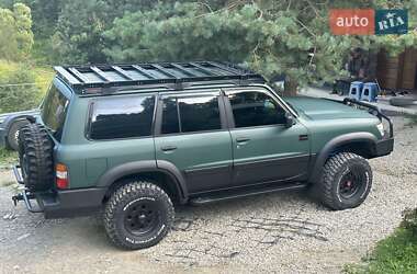 Внедорожник / Кроссовер Nissan Patrol 1998 в 