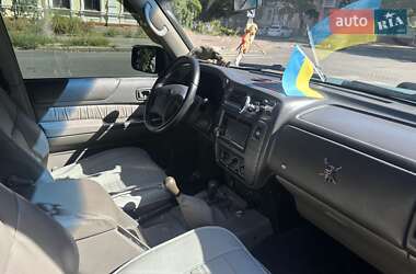Внедорожник / Кроссовер Nissan Patrol 1998 в 