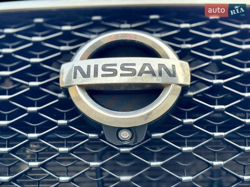 Позашляховик / Кросовер Nissan Patrol 2011 в Києві