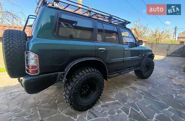 Внедорожник / Кроссовер Nissan Patrol 1999 в 