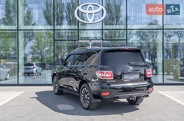Позашляховик / Кросовер Nissan Patrol 2013 в 